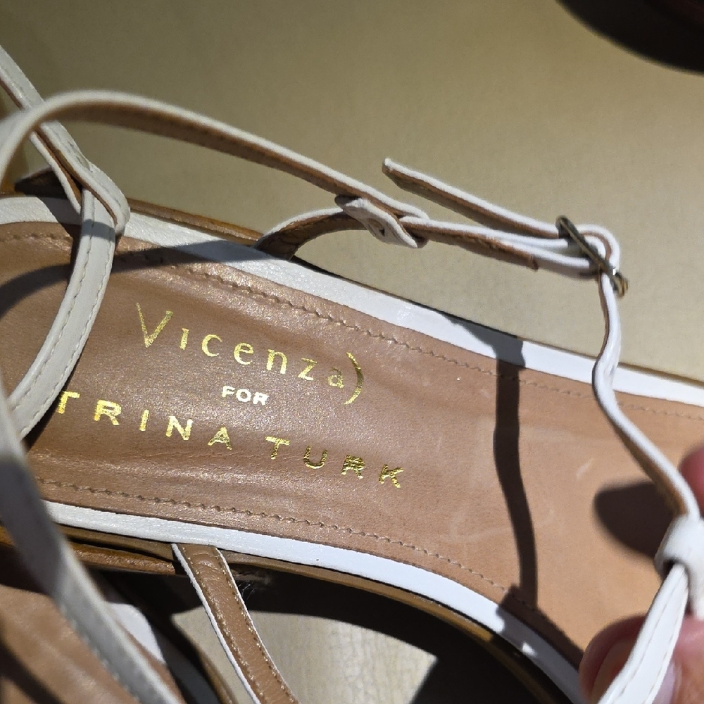 Vicenza x Trina Turk Cream Leather T-Strap Sandals - Picture 6 of 8